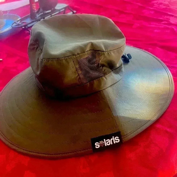 Solaris Sun Hat. NWOT never worn. Green. See full details below. - Picture 5 of 7